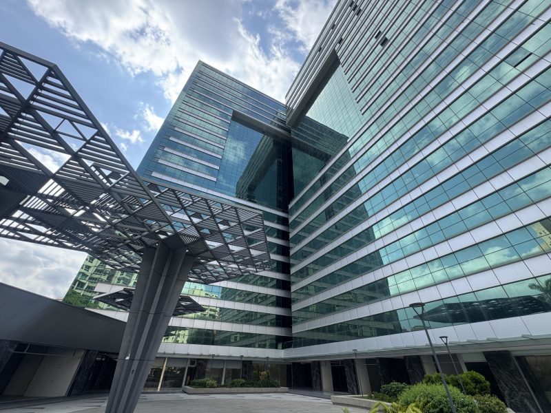 Centro Empresarial La Esmeralda